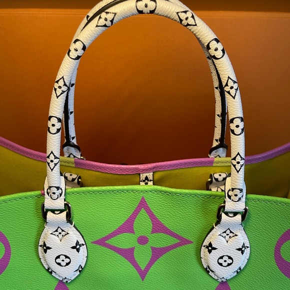💚💜Louis Vuitton Limted Edition Giant Onthego GM Vert💜💚 - Picture 8 of 10